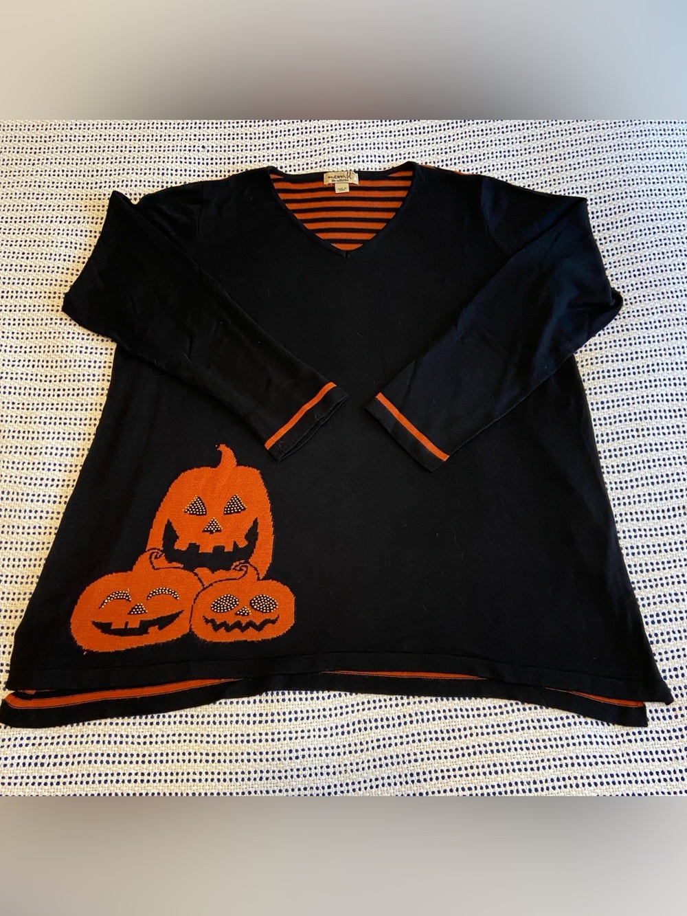 One World Halloween festive V-neck tunic top/sweater embellish pumpkins Size 1X